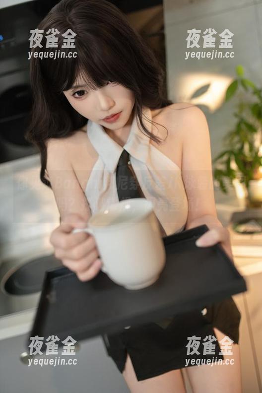 Bangni邦尼 你见过Bangni邦尼穿反差JK泳装的美图吗?打破常规,闪亮登场!
