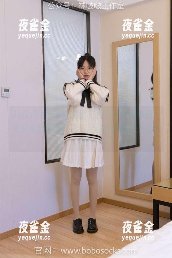 BoBoSocks袜啵啵-稚予 BoBoSocks袜啵啵 - 稚予的裸足作品,高清到我都害怕它会启动我收集鞋子的欲望!