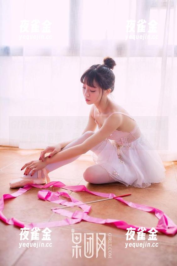 GIRLT果团网-little贝壳喵 GIRLT果团网 - 美图集合—little贝壳喵和她的吊带,恨不得每一张都想收藏