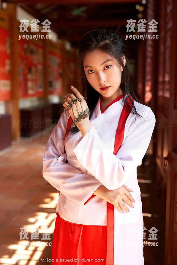 MiiTao蜜桃社-王静瑶 MiiTao蜜桃社 - 王静瑶的粉色作品和我家墙壁的颜色正好搭,精选个没商量。