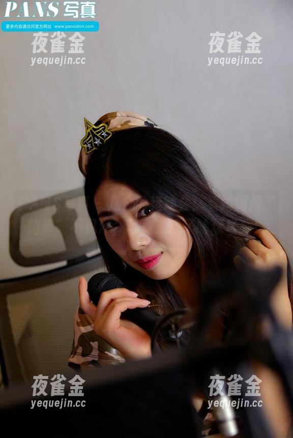 PANS写真-凡凡 PANS写真 - 凡凡的运动会:看她如何“跑步”不见汗,写真变成了啥球场秀!
