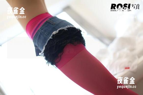 ROSI 舒适的在线环境里,ROSI的原图丝袜就像一杯浓咖啡,越看越上瘾。