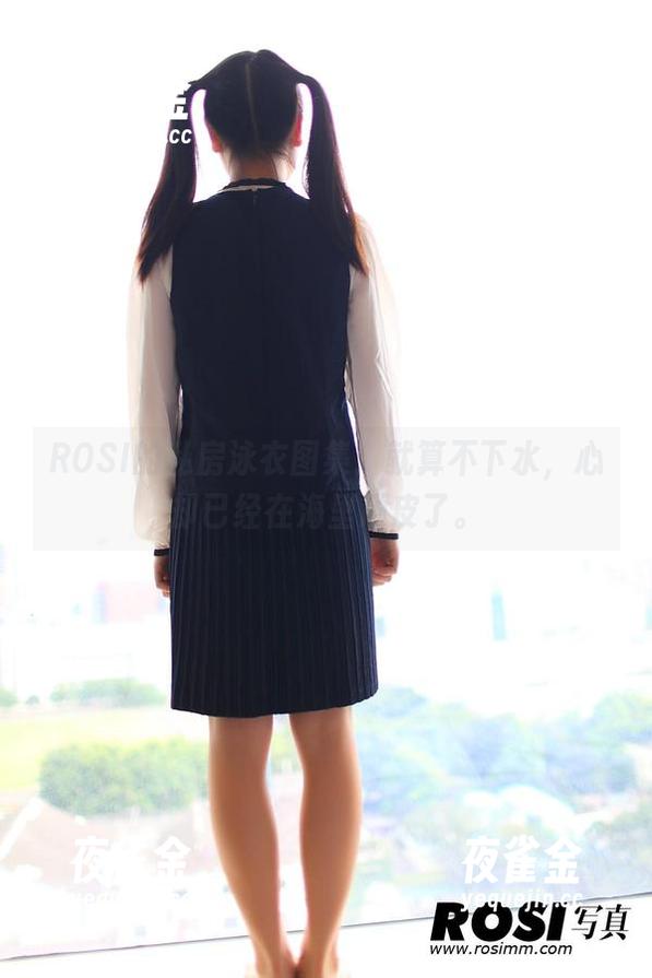 ROSI写真 ROSI的私房泳衣图集:就算不下水,心却已经在海里顽皮了。