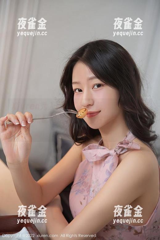 Xiuren秀人网-李丽莎 Xiuren秀人网 - 瞧李丽莎,竟然把空姐的形象搭配得这么好,图片也太让人想分享了吧!