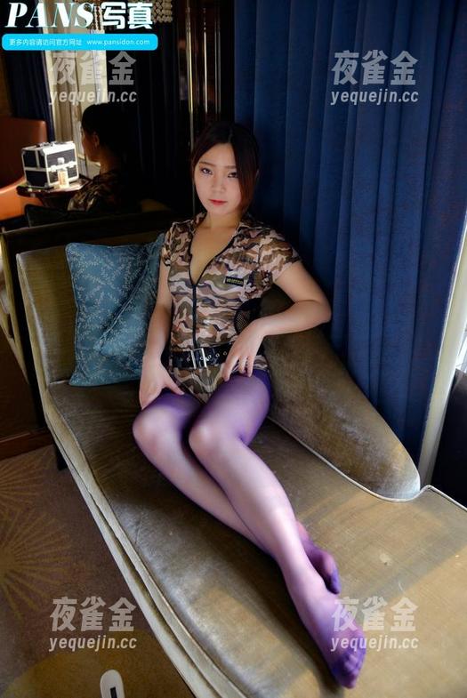 pans - 原图中的Tina和旗袍互相交融，像是在说“给我个理由停下来”。