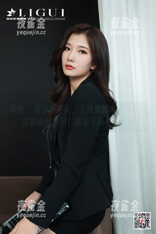 丽柜-王炜炜 丽柜 - 废话不多说,王炜炜的水手服写真,直戳我的审美!别看不起小细节哦。
