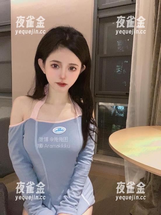 “倦倦喵”在图集中化身学姐，靠谱吗？我觉得是个迷。