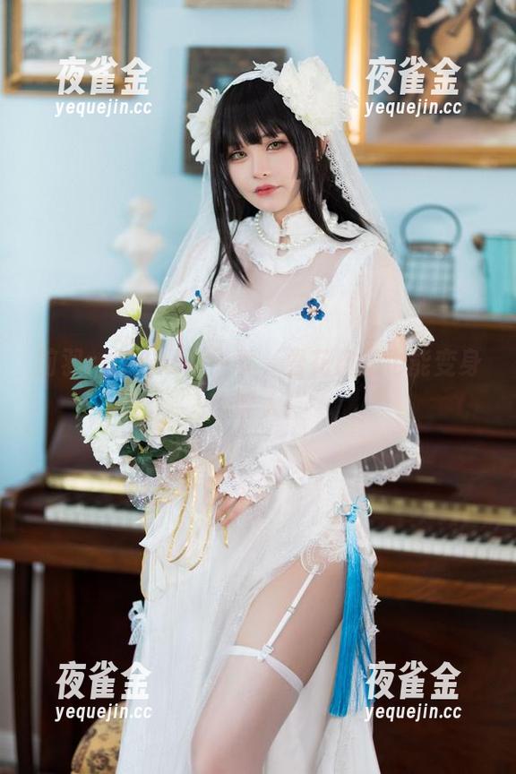 前羽rr 前羽rr的cos每一季,雪花自拍也能变身小雪人!