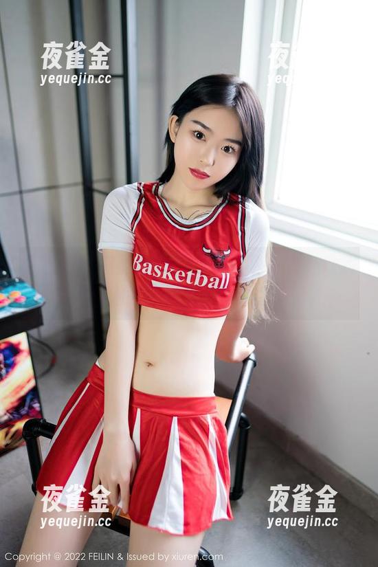 嗲囡囡-施忆佳KITTY 嗲囡囡 - 施忆佳KITTY的白色分享,让我想问:她的衣橱是不是全白的啊?