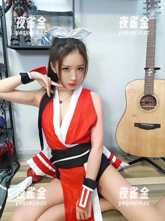 小女巫露娜 翻开小女巫露娜的图册,双马尾让所有cos施展非凡魔力