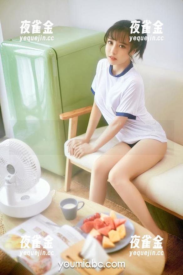 尤蜜荟-安然 尤蜜荟 - 在美图中,安然的高跟鞋化身为不羁的梦想飞翔!