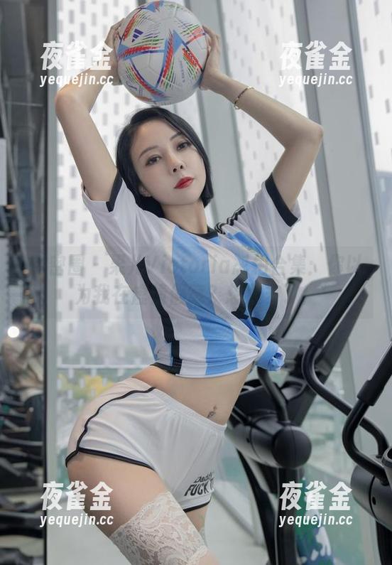 微密圈 - 果儿Victoria怼拍合集：你以为我在虚情假意？想太多了！