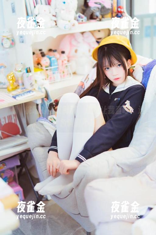 桜桃喵 看桜桃喵的盛夏制服,原图让我直呼:这个色调真不错。