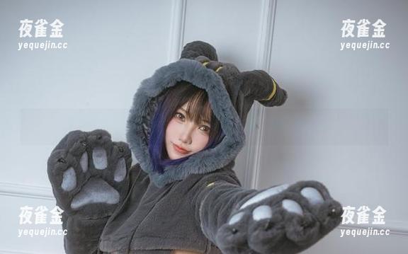 狐洛洛子写真分享：是牛仔裤还是强力塑形神器呢？