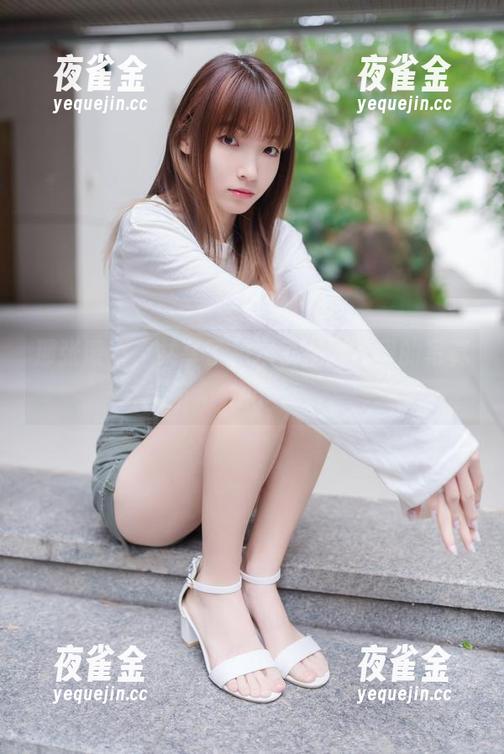 祖木子 那张课桌,共享了祖木子在网盘里的写真细节