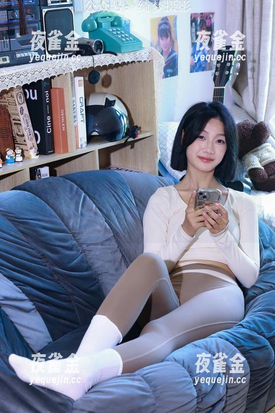 绮梦摄影 - 子涵的浴室探险：全套洗澡装备都在这儿，给我下载一份浴花洒教程吧！