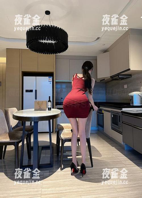脸红Dearie 微密圈 - 拉开这组桃心图集,脸红Dearie又一次玩转色彩了