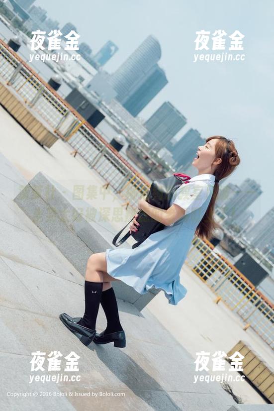 菠萝社-柳侑绮 菠萝社 - 图集中,柳侑绮的教室风波——坐姿太好被深思熟虑的老师盯上了!