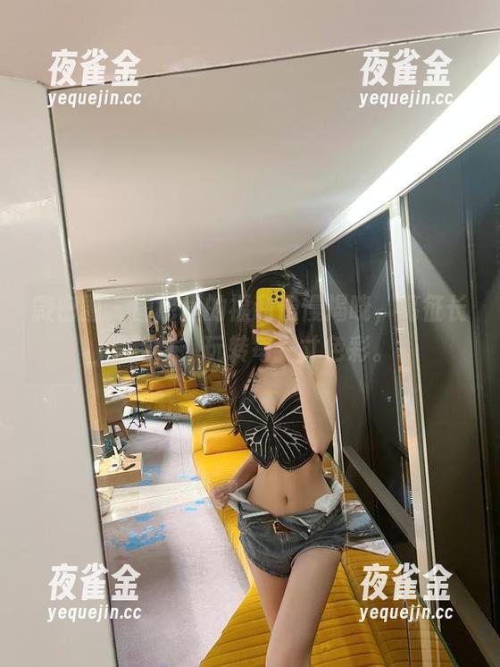 葛征 微密圈 - 图包里的福利慢慢揭晓,葛征长腿豹纹,玩转每一寸色彩。