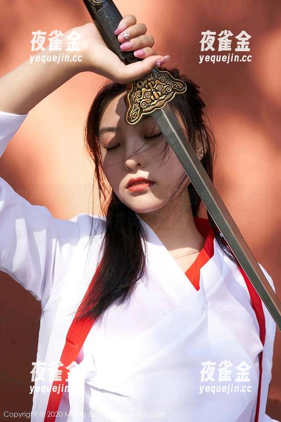 蜜桃社-桃乃香Tina 蜜桃社 - 看桃乃香Tina美足图包,心中充满了‘要不要尝试不穿鞋?’的疑问