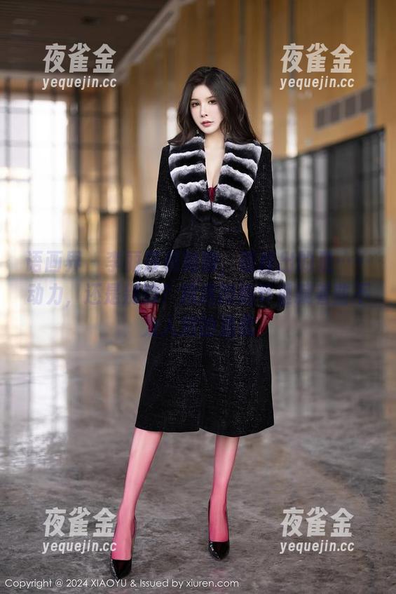语画界 - 李丽莎和制服，碰撞出的是……动力，还是别的？精选的细节里藏着些不为人知的温柔