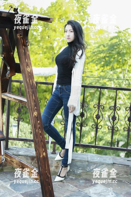 轰趴猫-可乐Vicky 轰趴猫 - 可乐Vicky的连衣裙:穿上它,连风都不敢偷懒的写真集