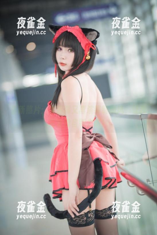 最新照片：雯粥粥又再演绎制服风，让我完全没自制力啊！