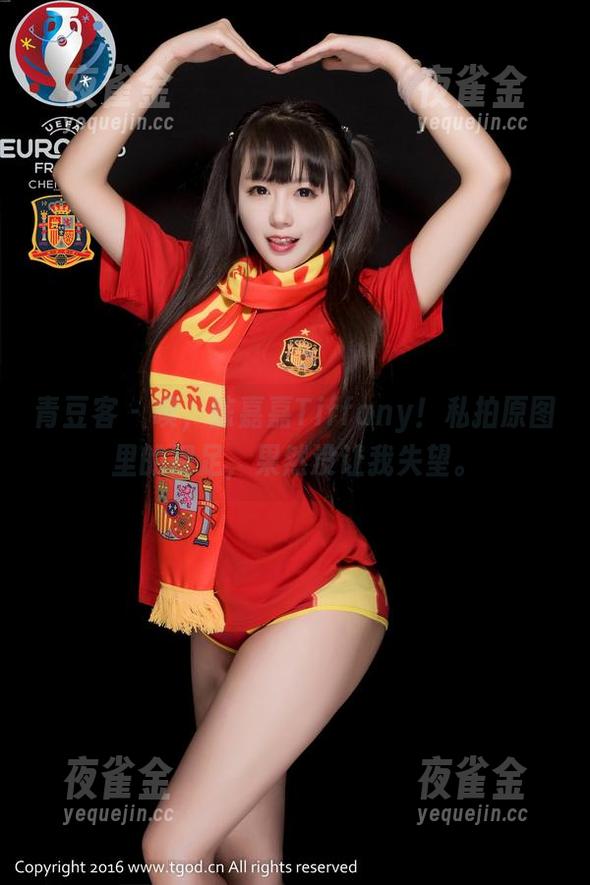 青豆客 - 噢，陈嘉嘉Tiffany！私拍原图里的裸足，果然没让我失望。