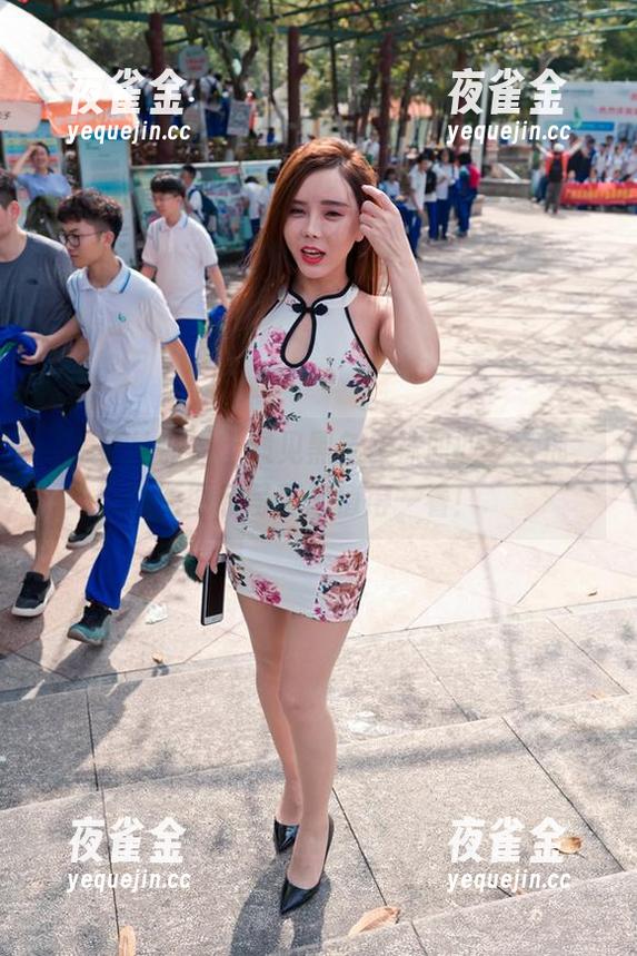 魔镜街拍 魔镜街拍派对上遇见黑色丝袜职业装女郎,原图和写真都值得一看!